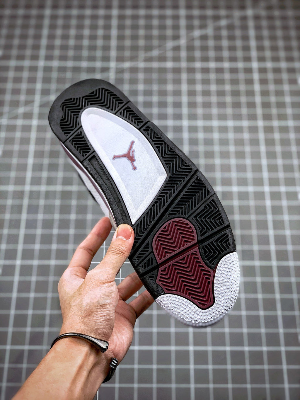 Jordan Retro 4 - PSG Paris Saint-Germain